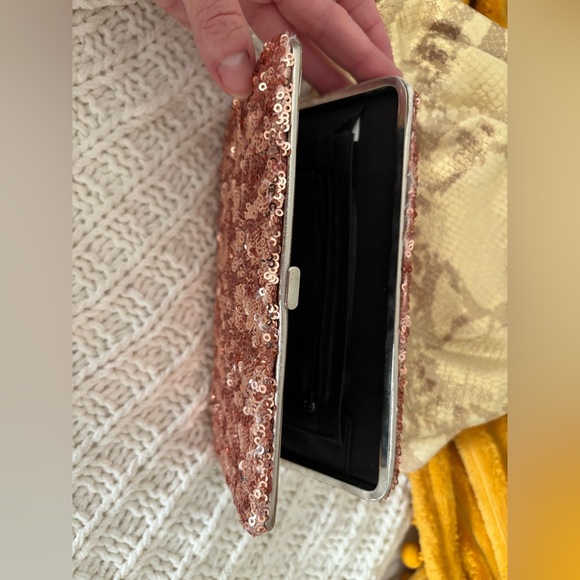 Sequined Wallet, Rose Gold!! - Picture 4 of 7